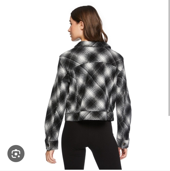 No Boundaries cropped shacket - Walmart - Picture 2 of 7